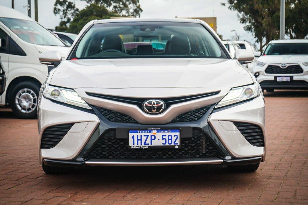 Toyota Camry image 3