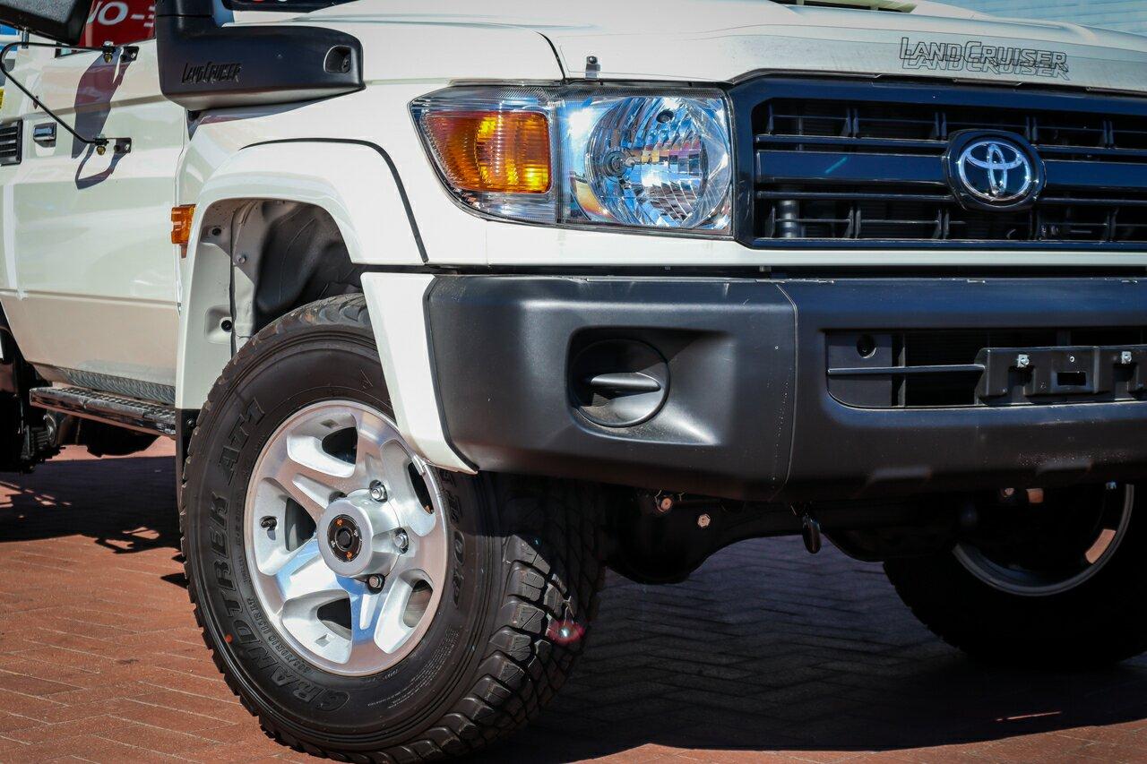 Toyota Landcruiser image 2