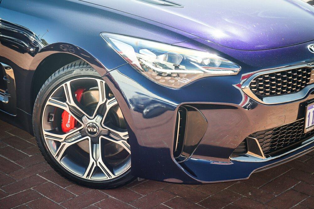Kia Stinger image 2