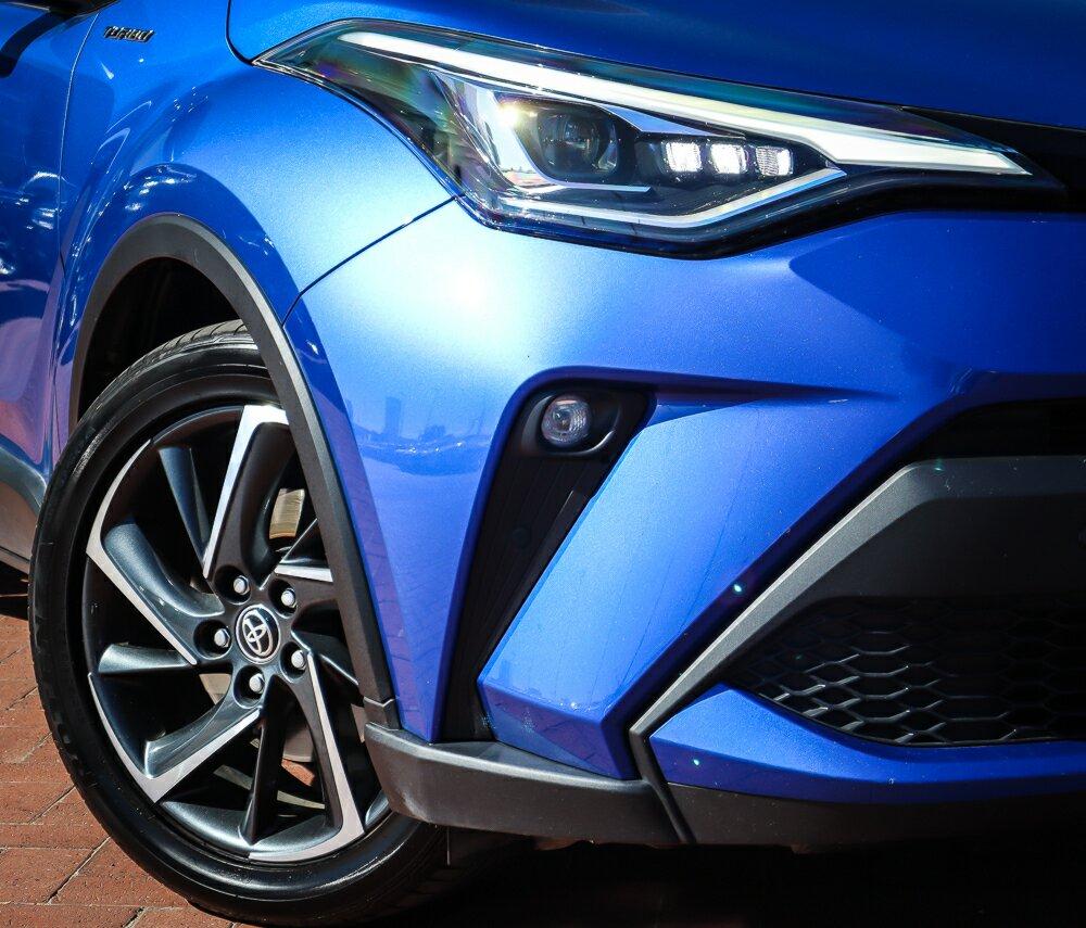 Toyota C-hr image 2
