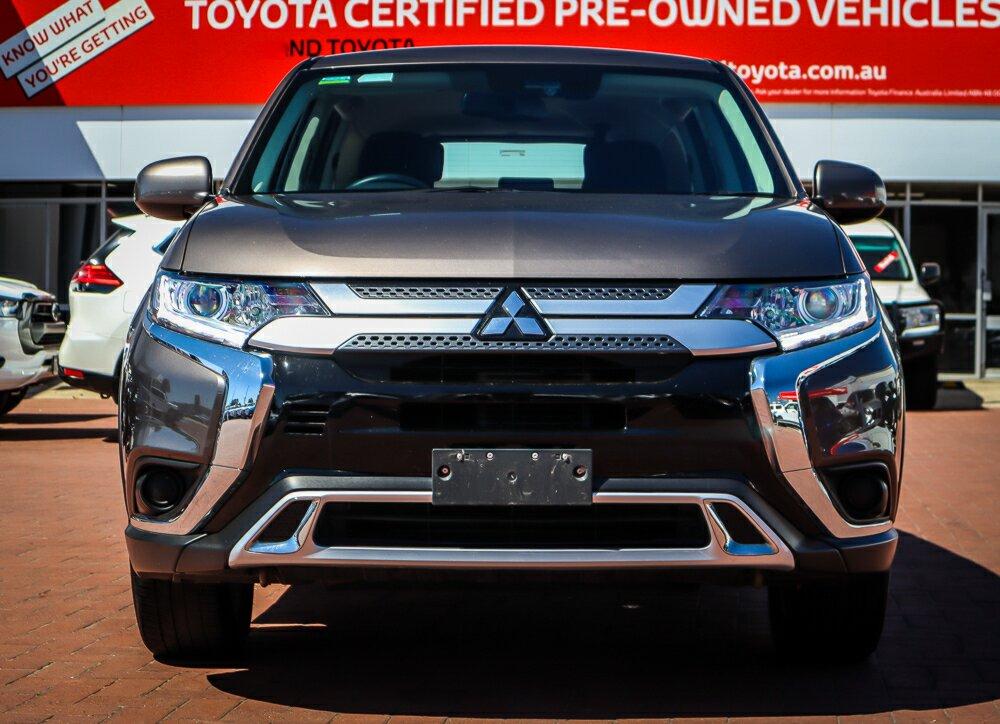 Mitsubishi Outlander image 3