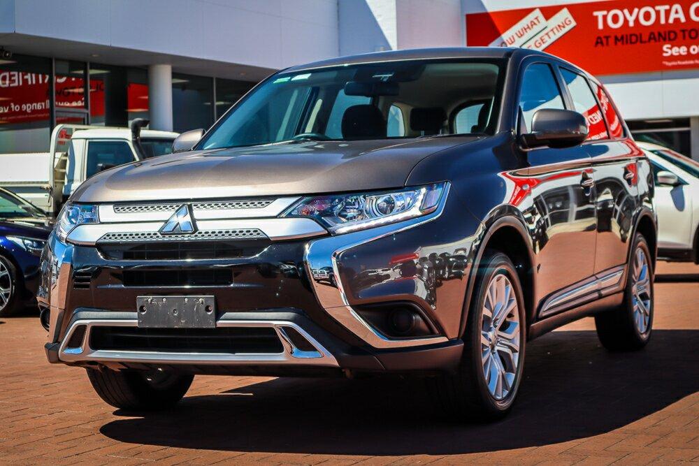Mitsubishi Outlander image 4