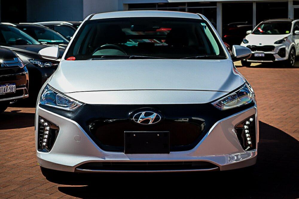 Hyundai Ioniq image 3