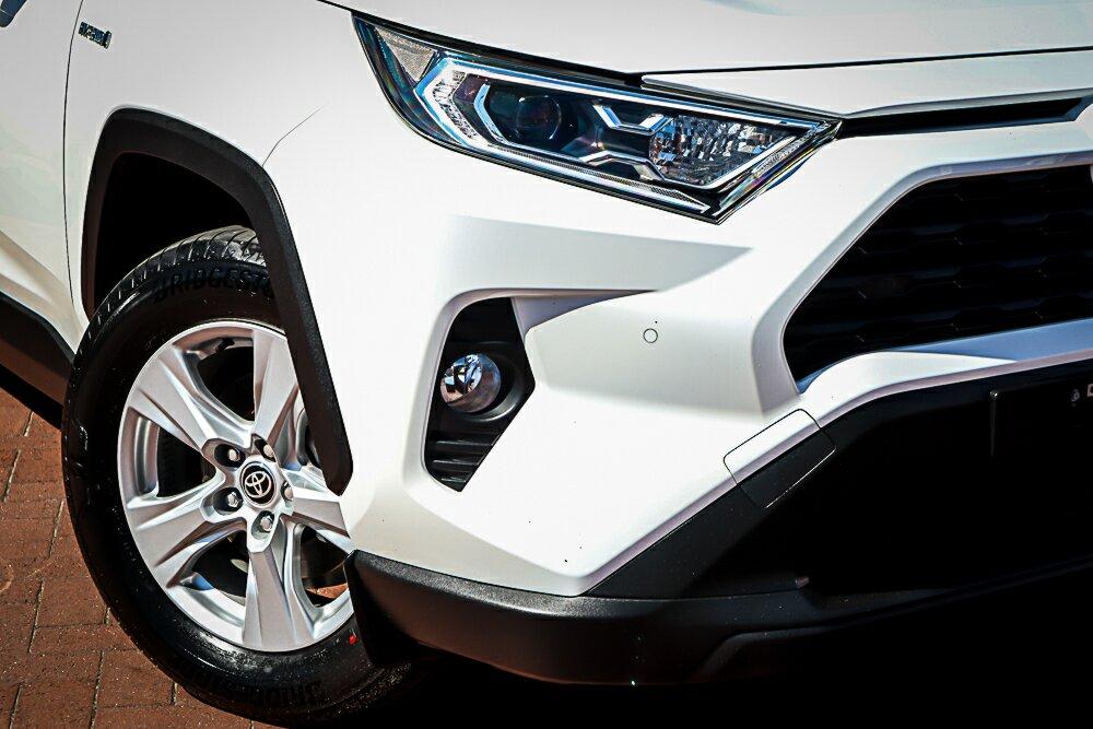 Toyota Rav4 image 2
