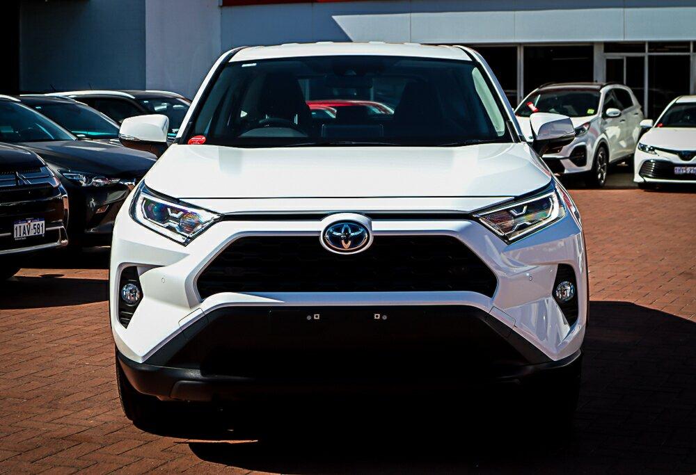 Toyota Rav4 image 3