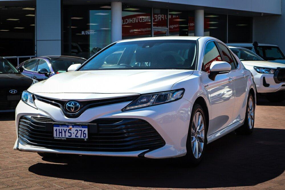 Toyota Camry image 4