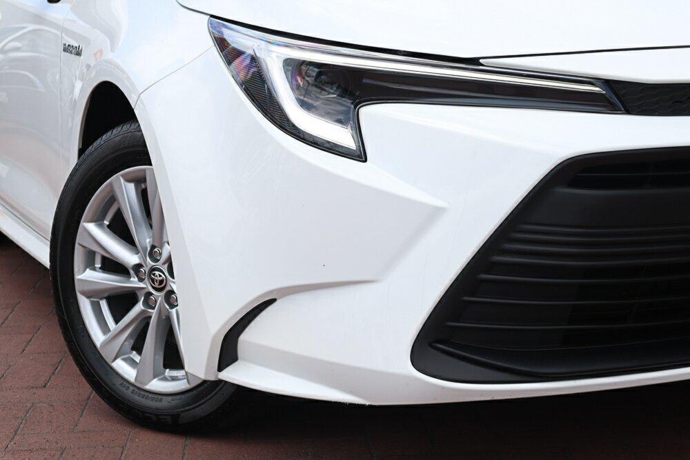Toyota Corolla image 2