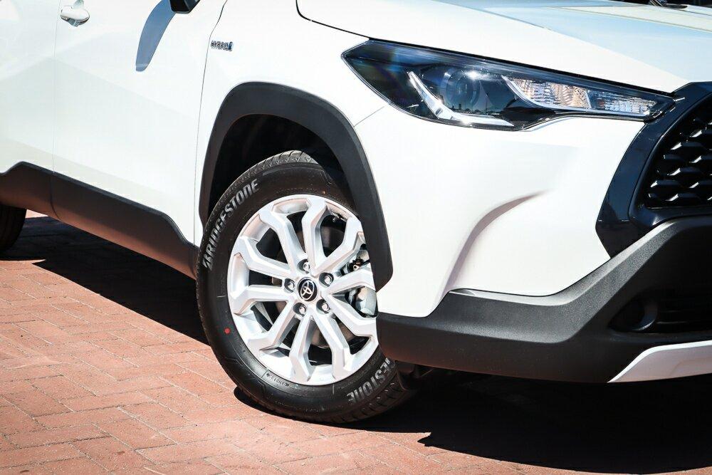 Toyota Corolla Cross image 2