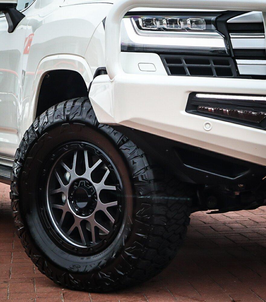 Toyota Landcruiser image 2