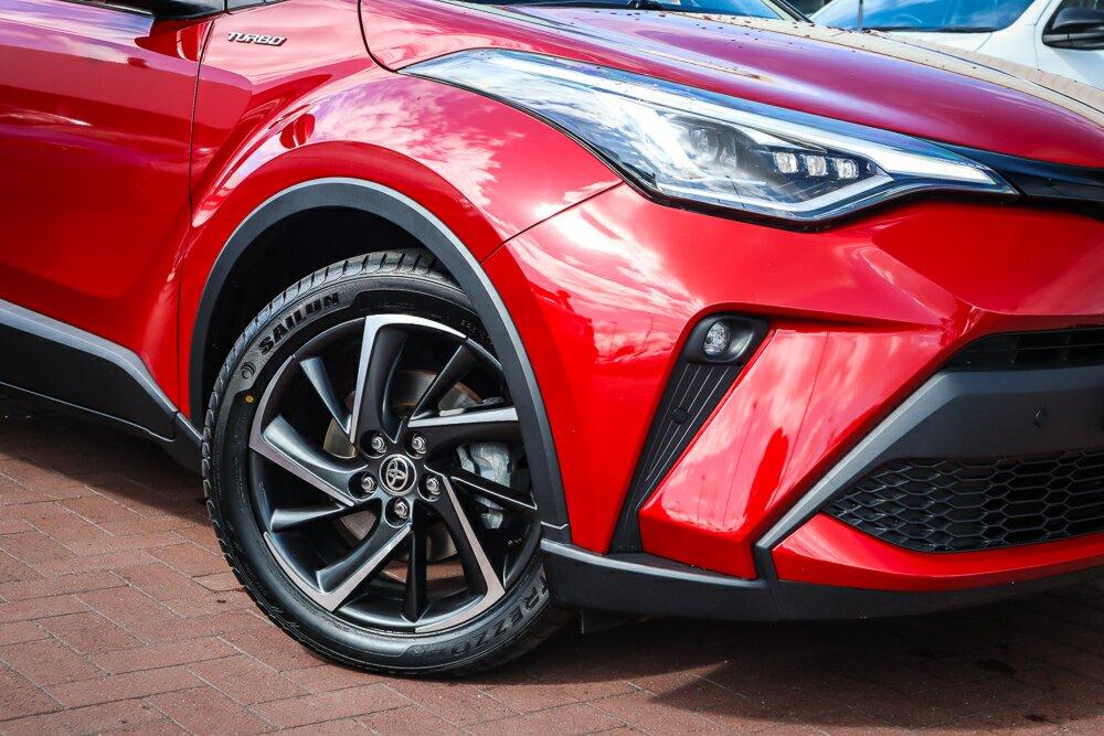 Toyota C-hr image 2