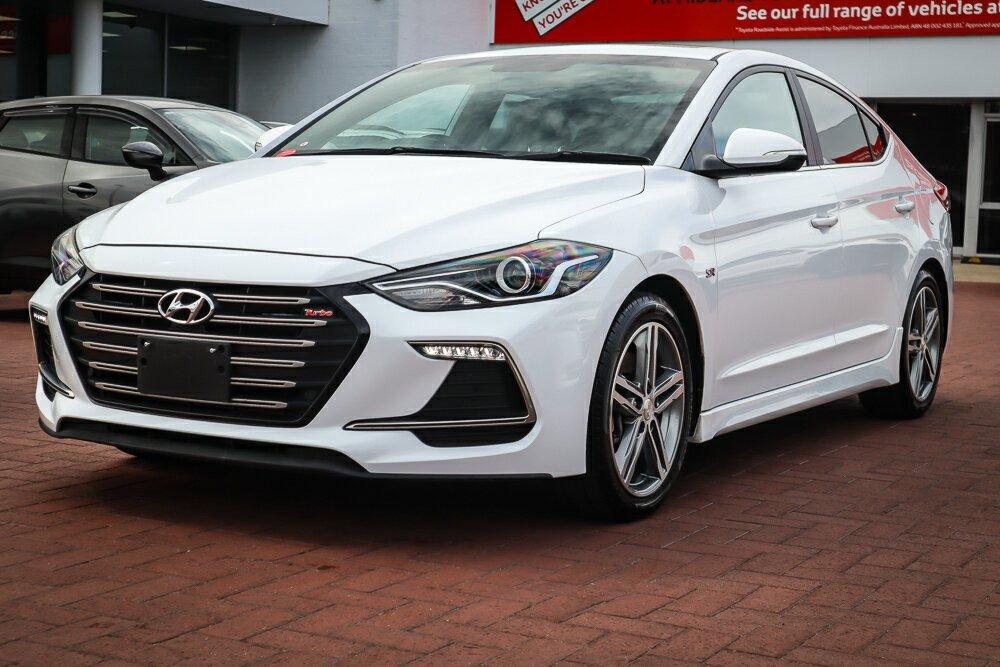 Hyundai Elantra image 4