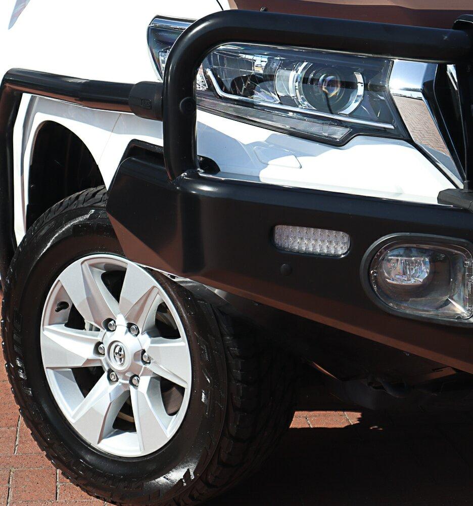 Toyota Landcruiser Prado image 2