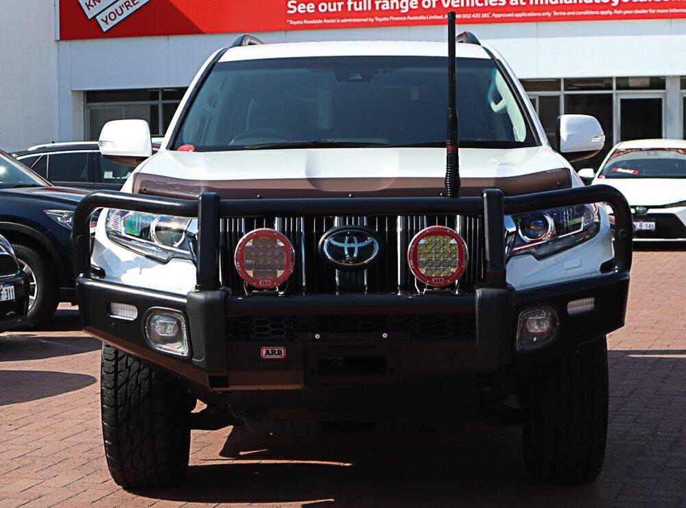 Toyota Landcruiser Prado image 3