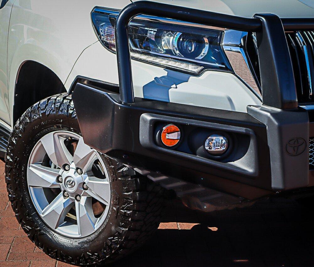 Toyota Landcruiser Prado image 2