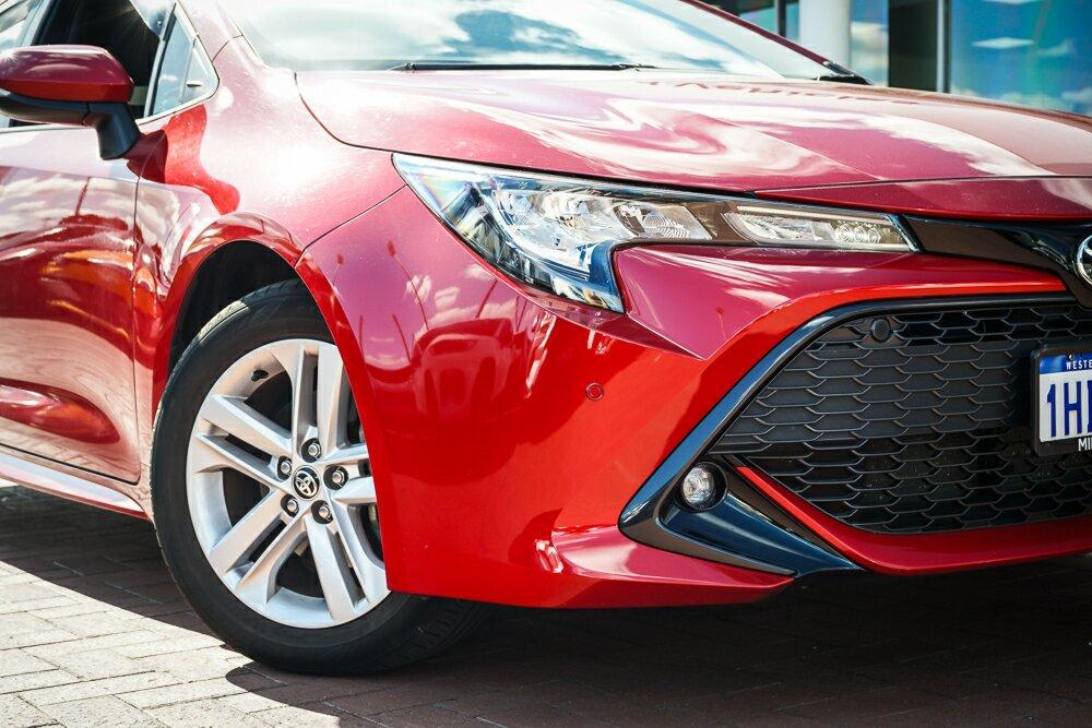 Toyota Corolla image 2