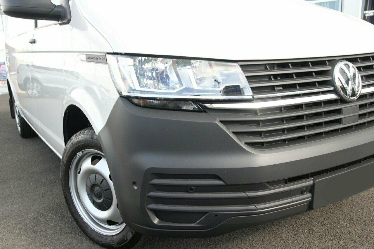 Volkswagen Transporter image 2
