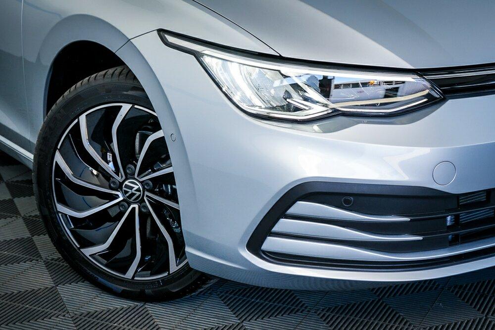 Volkswagen Golf image 2