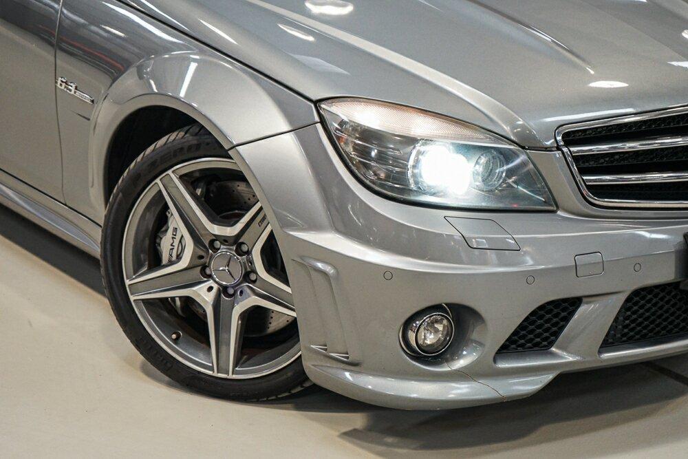Mercedes Benz C-class image 2