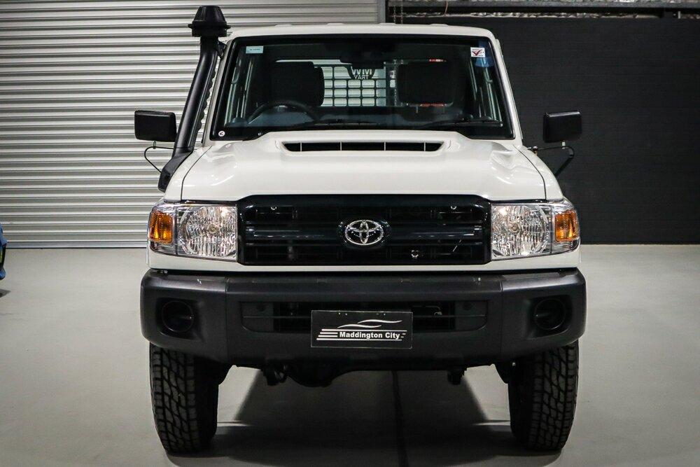 Toyota Landcruiser image 3