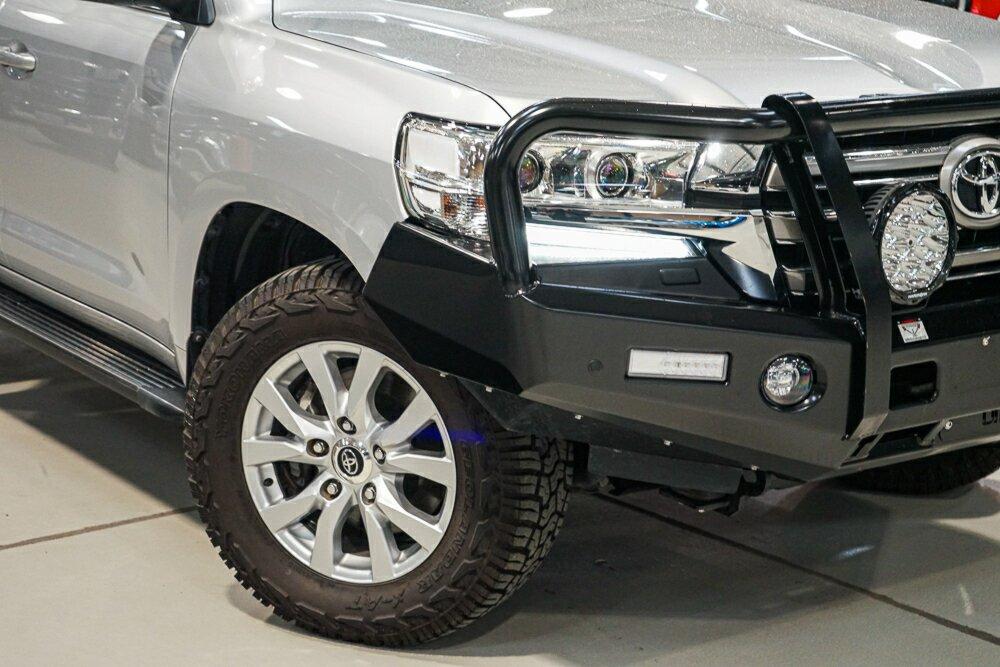 Toyota Landcruiser image 2