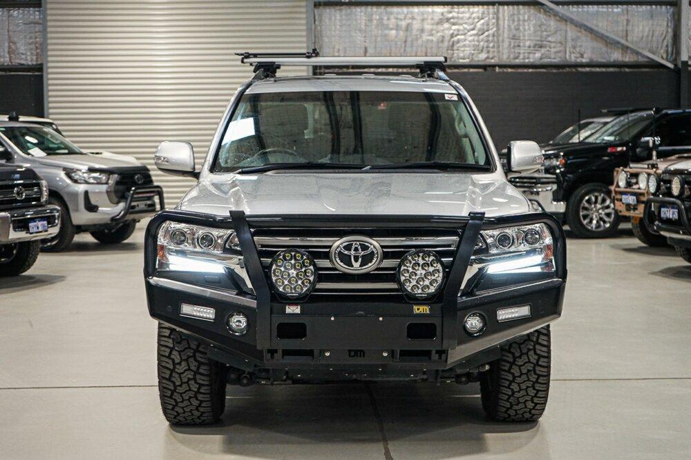 Toyota Landcruiser image 3