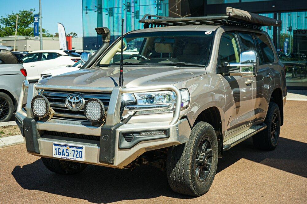 Toyota Landcruiser image 3