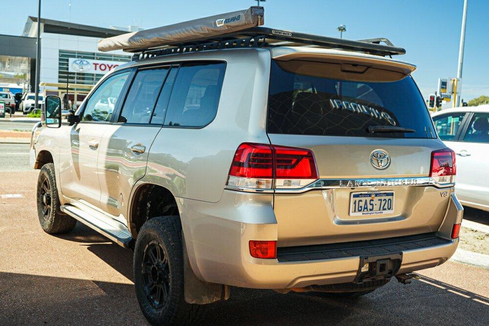 Toyota Landcruiser image 4