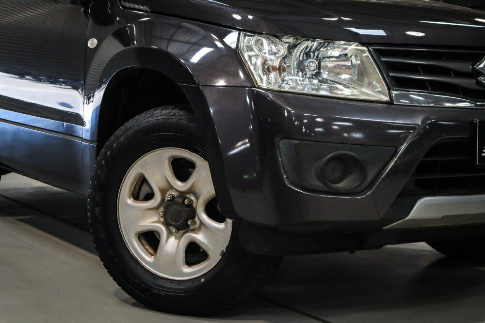 Suzuki Grand Vitara image 2