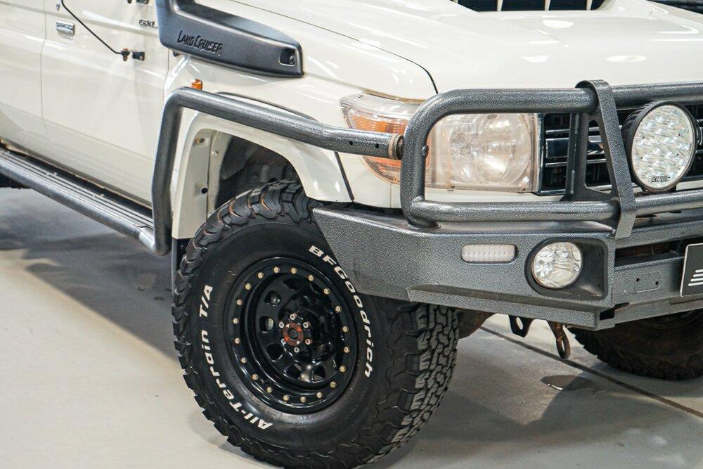 Toyota Landcruiser image 2