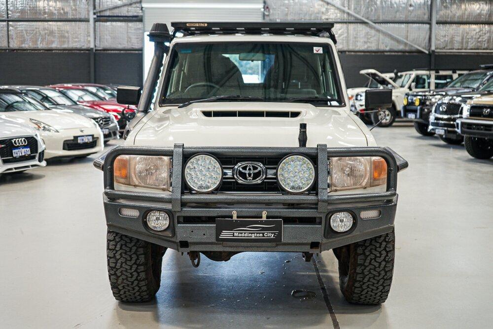 Toyota Landcruiser image 3