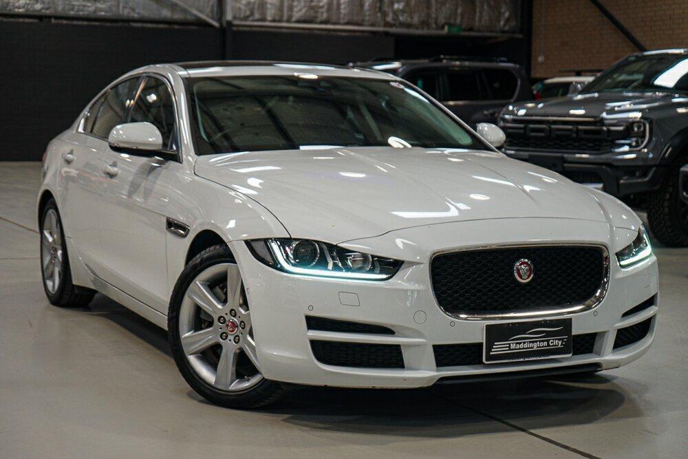 Jaguar Xe image 1