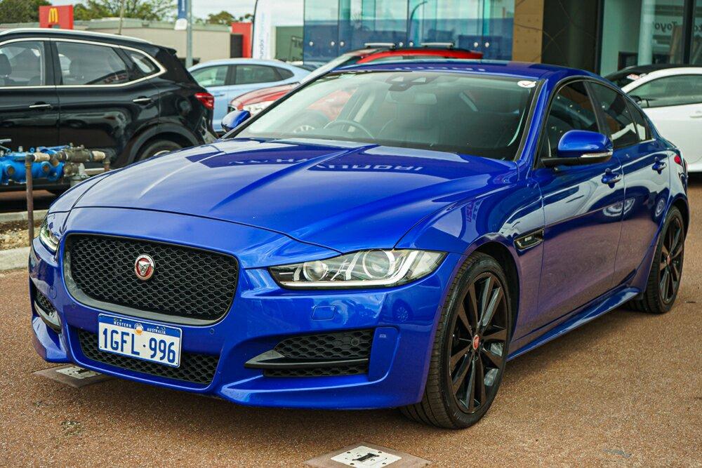 Jaguar Xe image 3