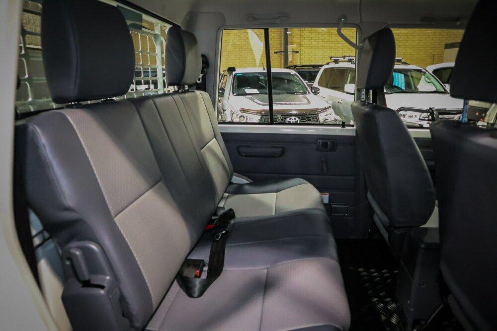 Toyota Landcruiser image 2