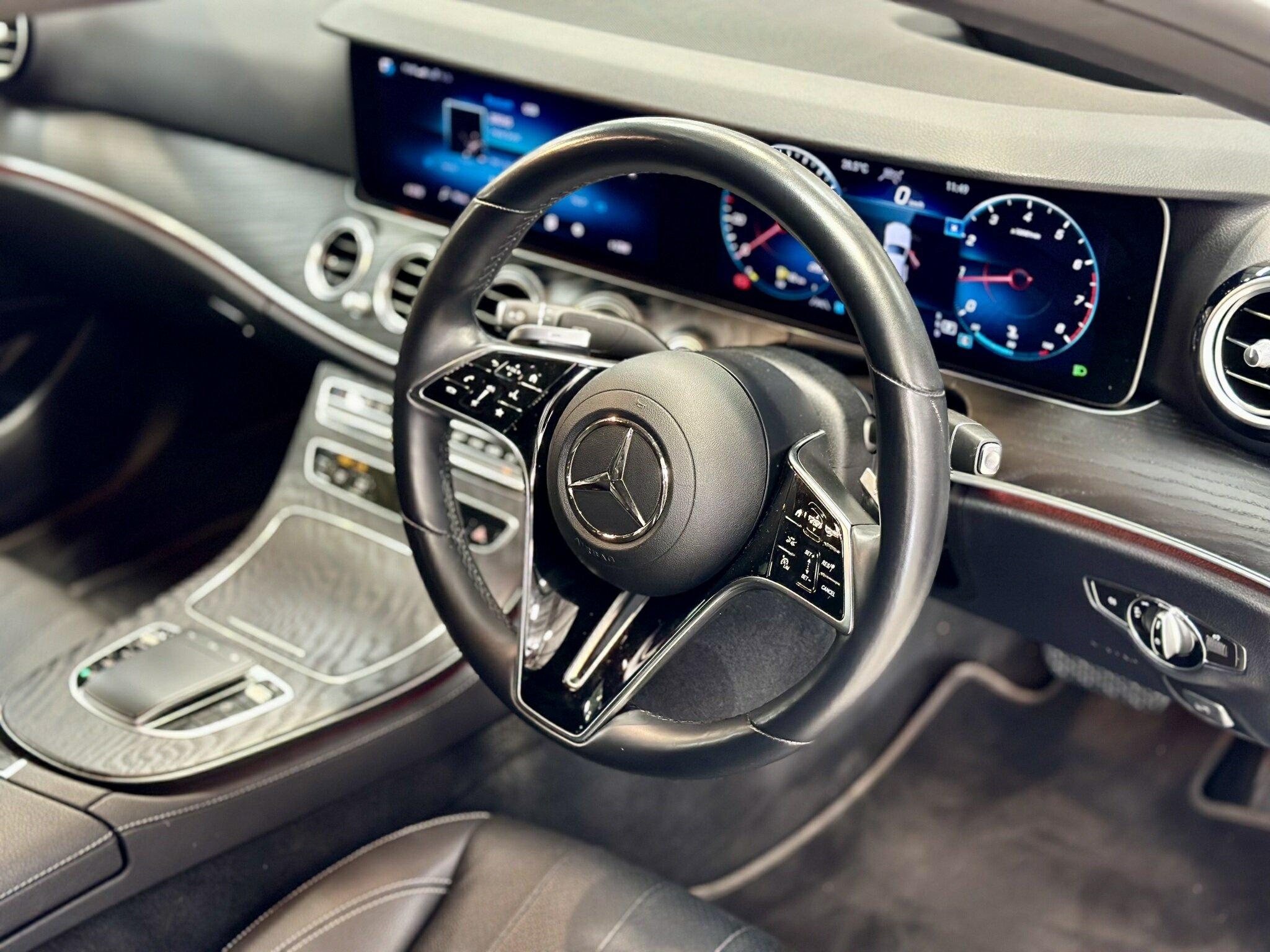 Mercedes Benz E-class image 4