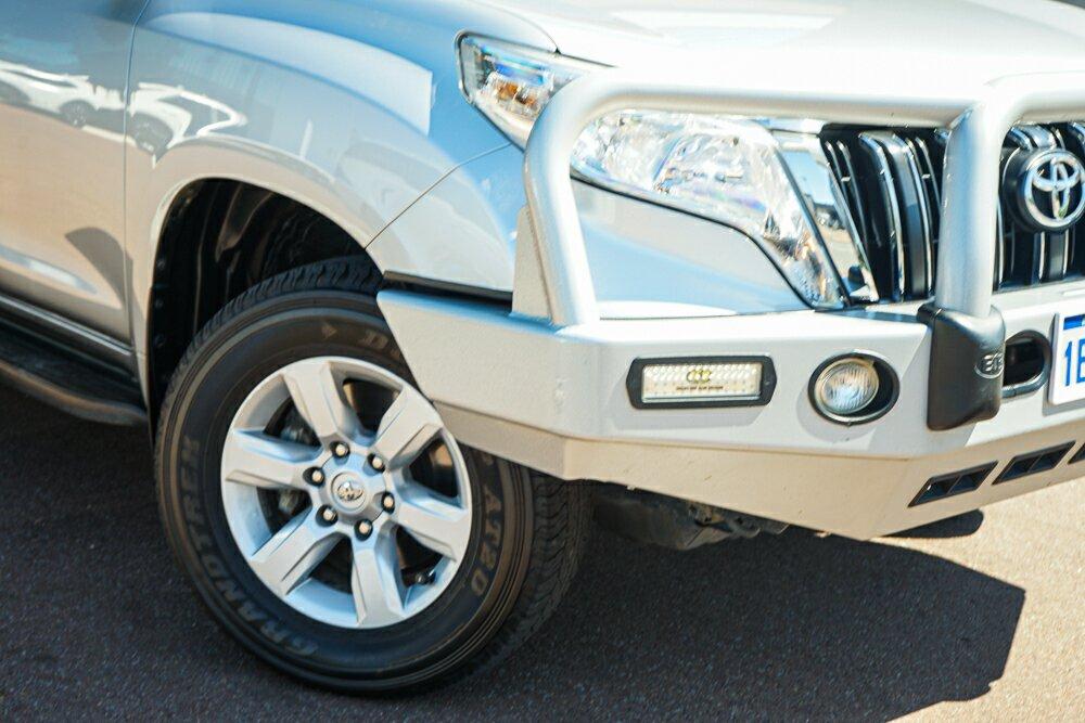 Toyota Landcruiser Prado image 2