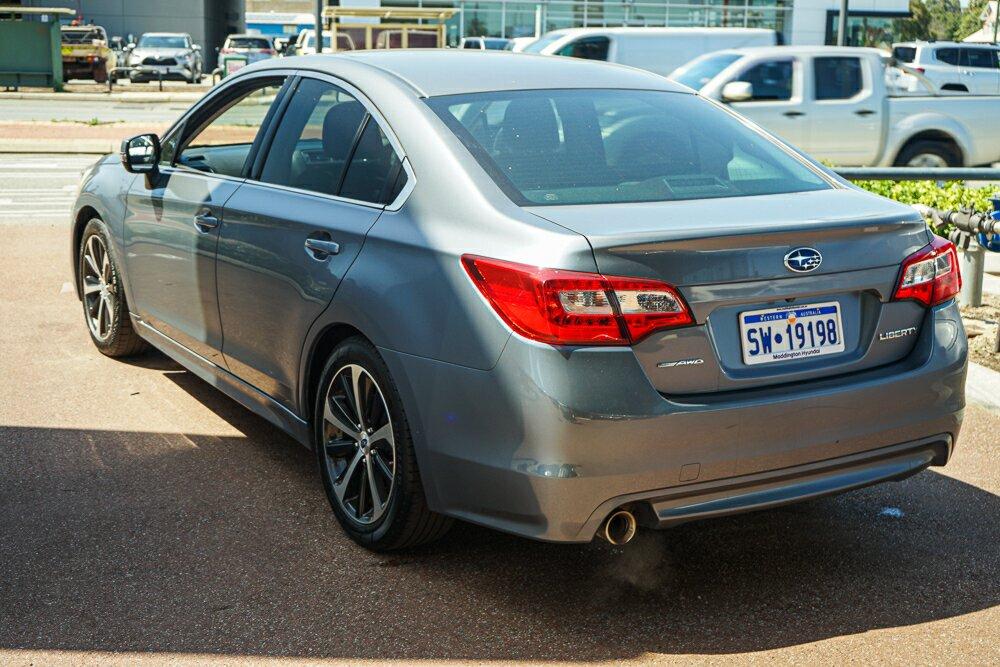 Subaru Liberty image 4