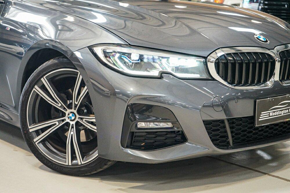 BMW 3 Series image 2