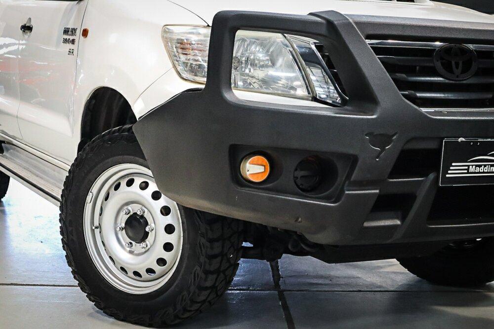 Toyota Hilux image 2