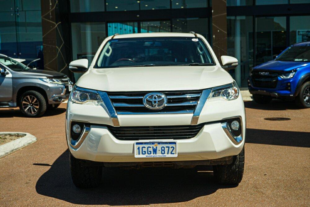 Toyota Fortuner image 3