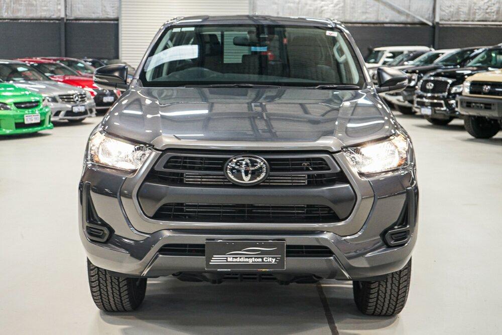 Toyota Hilux image 3