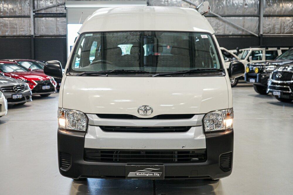 Toyota Hiace image 3
