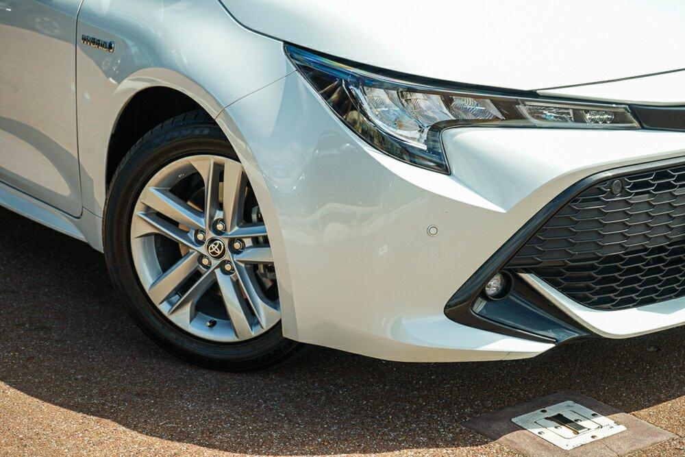 Toyota Corolla image 2