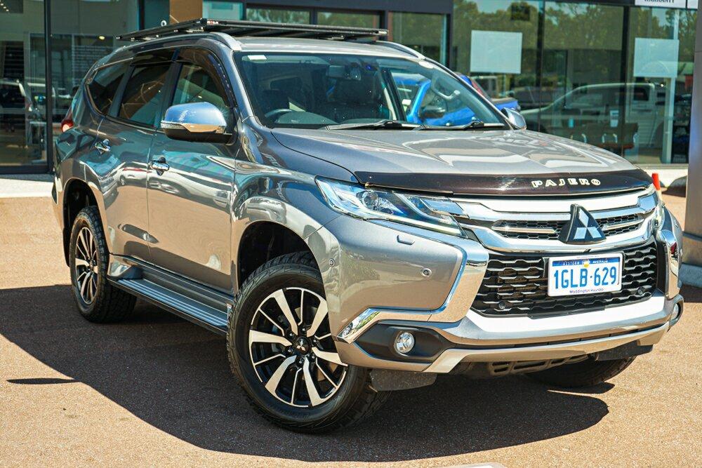Mitsubishi Pajero Sport image 1