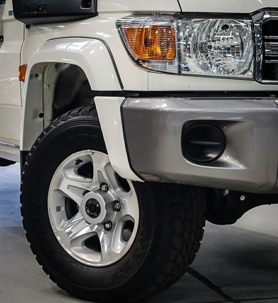 Toyota Landcruiser image 2