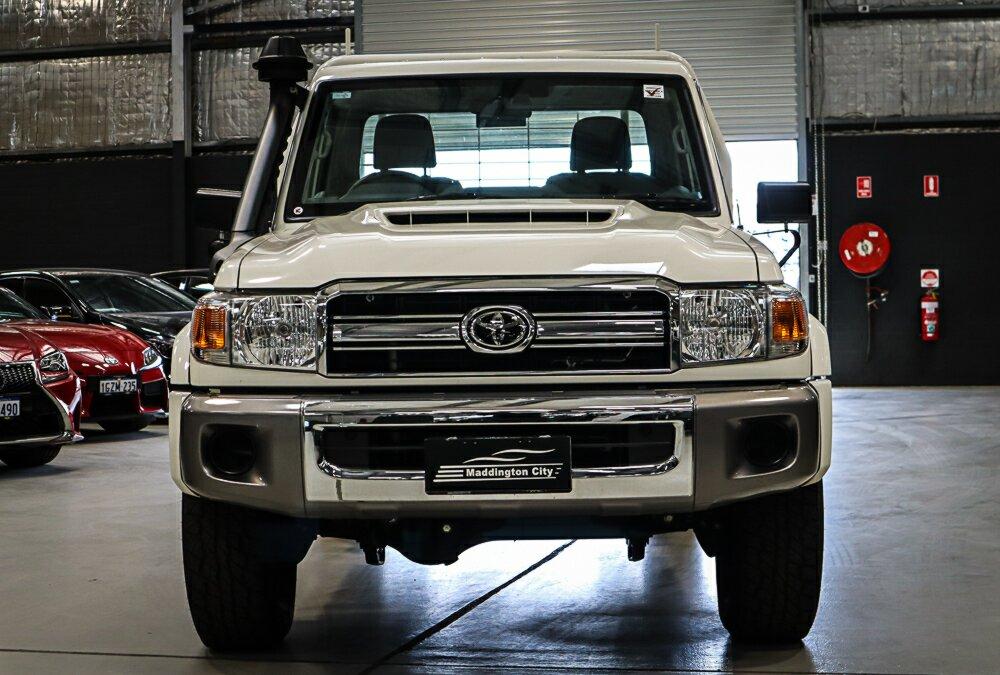 Toyota Landcruiser image 3