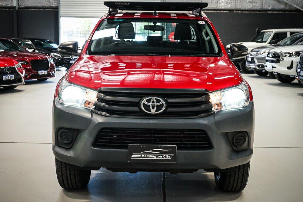 Toyota Hilux image 3