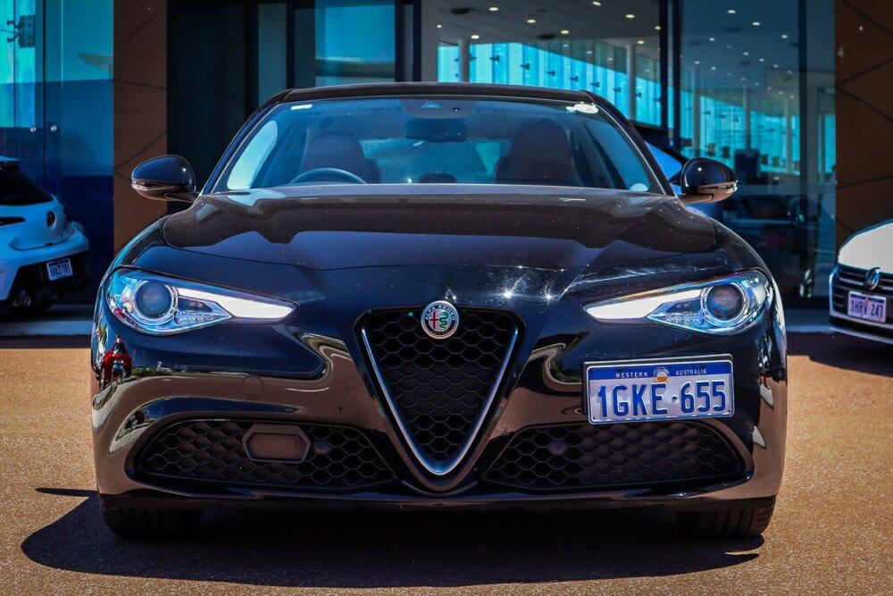 Alfa Romeo Giulia image 3