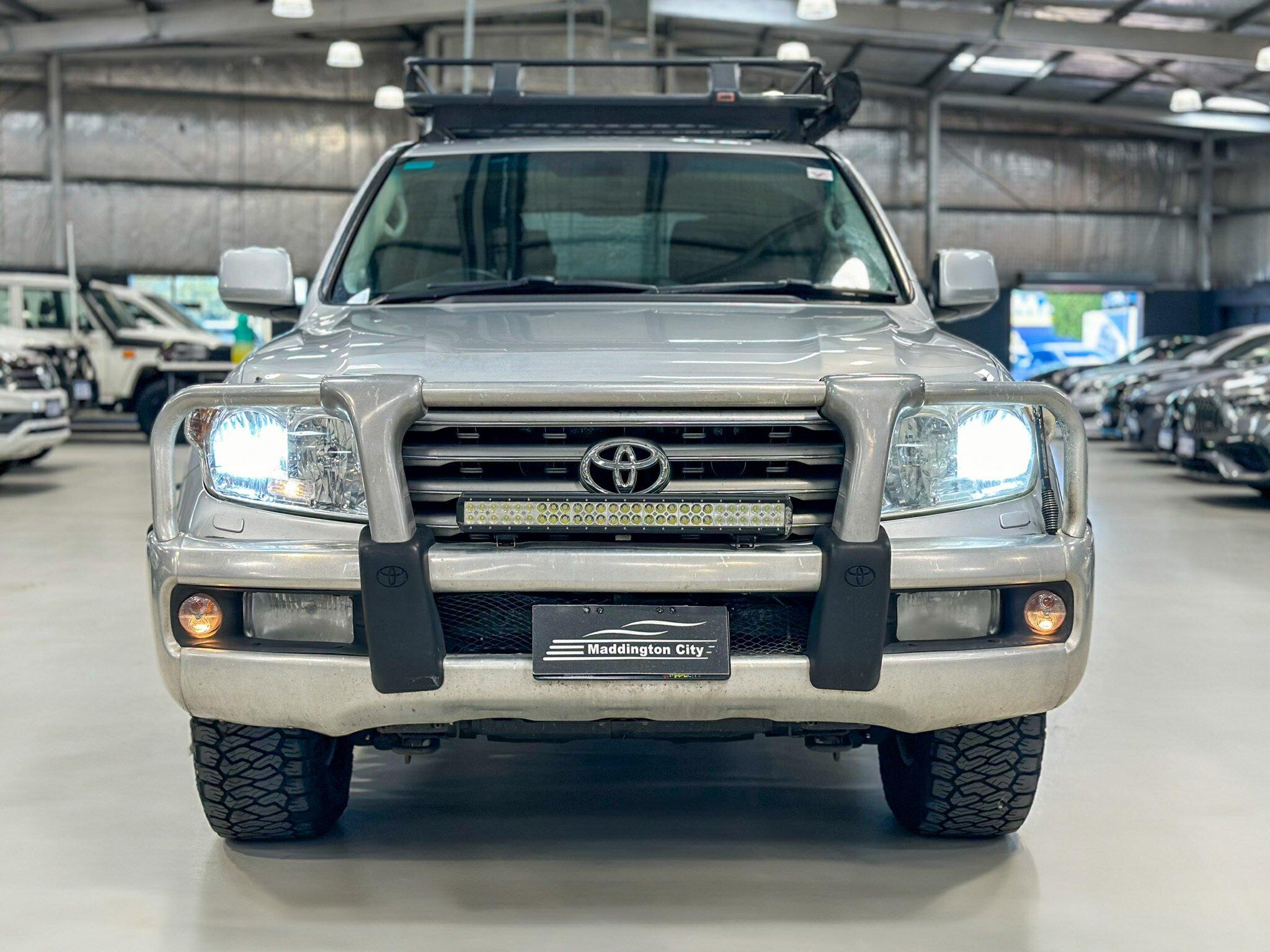 Toyota Landcruiser image 2