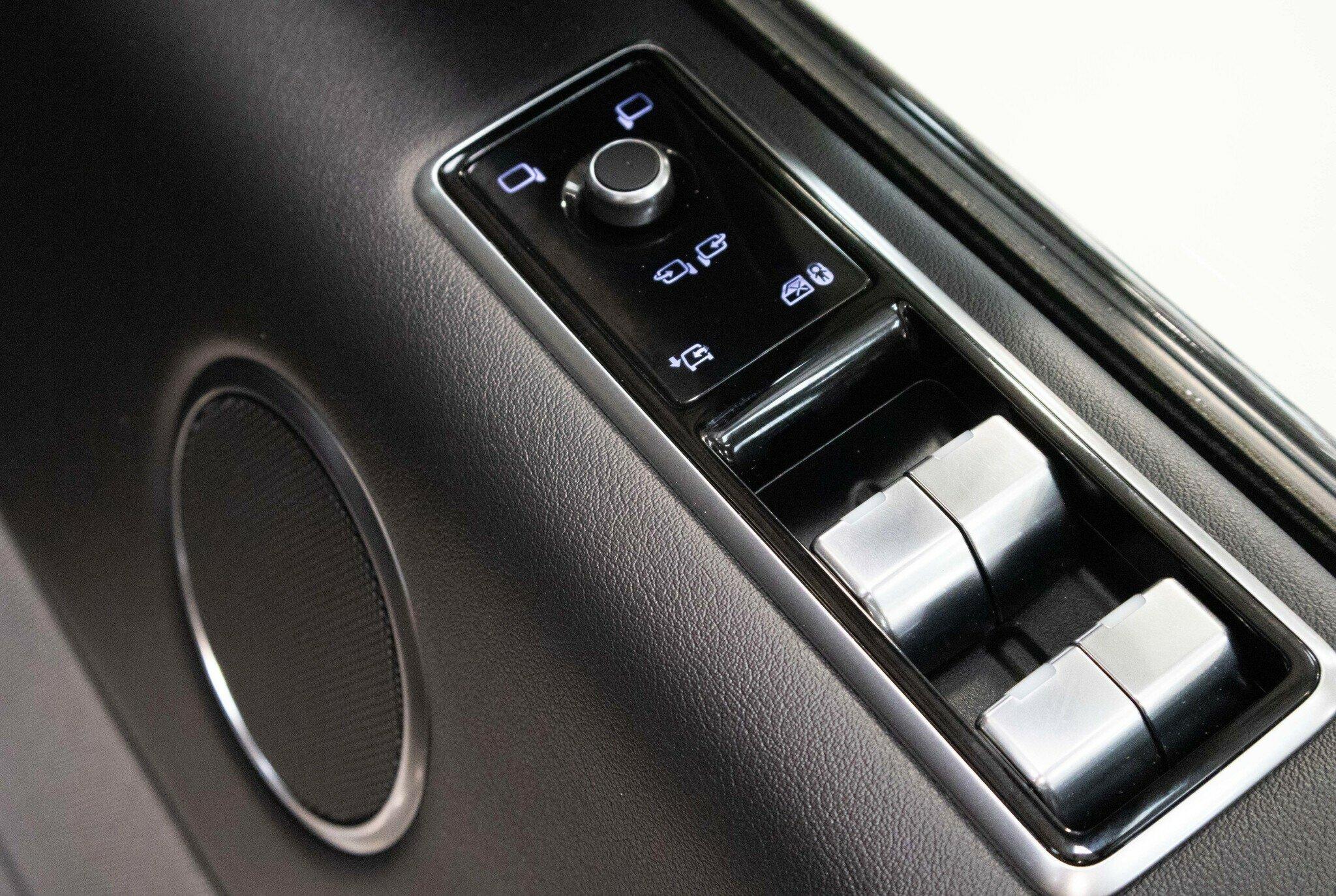 Land Rover Range Rover Sport image 3