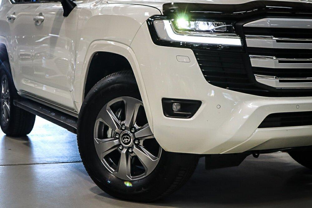 Toyota Landcruiser image 2
